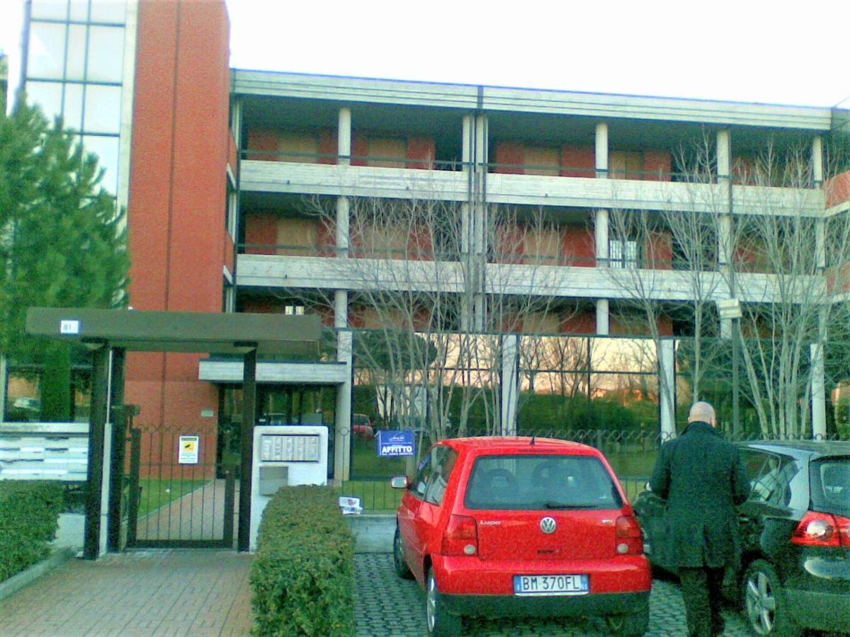 Casa Gisela Apartment Desenzano del Garda Luaran gambar