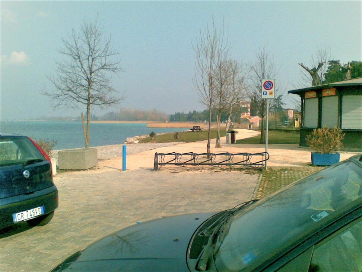 Casa Gisela Apartment Desenzano del Garda Luaran gambar