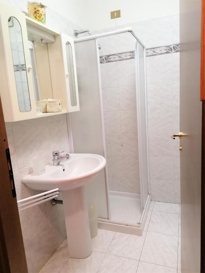 Casa Gisela Apartment Desenzano del Garda Luaran gambar