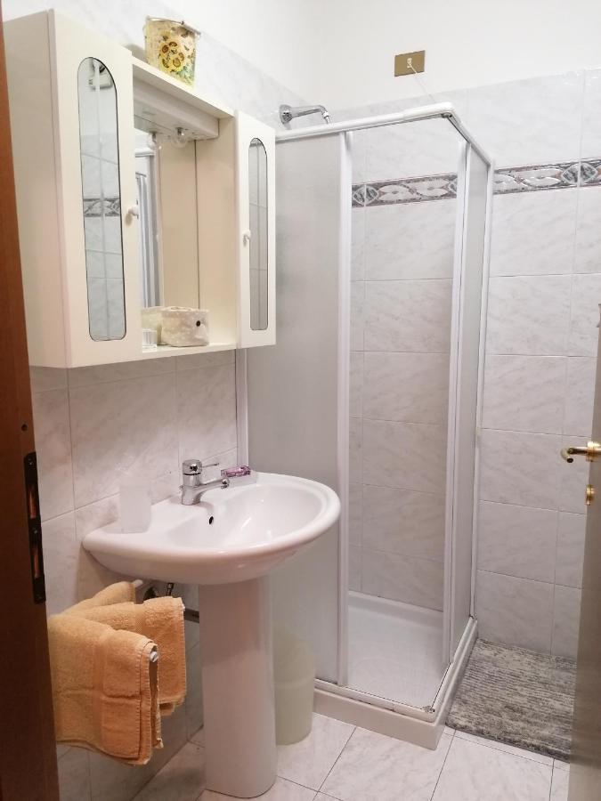 Casa Gisela Apartment Desenzano del Garda Luaran gambar